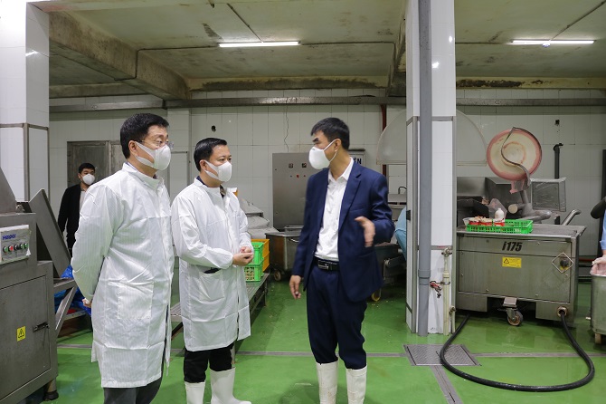 Kiểm tra ATTP phục vụ Tết trên địa bàn huyện Thanh Oai